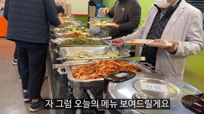 단돈 6500원에 직접 만든 음식+생맥주 무한으로 마실 수 있는 한식 뷔페