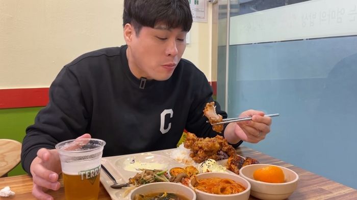 단돈 6500원에 직접 만든 음식+생맥주 무한으로 마실 수 있는 한식 뷔페
