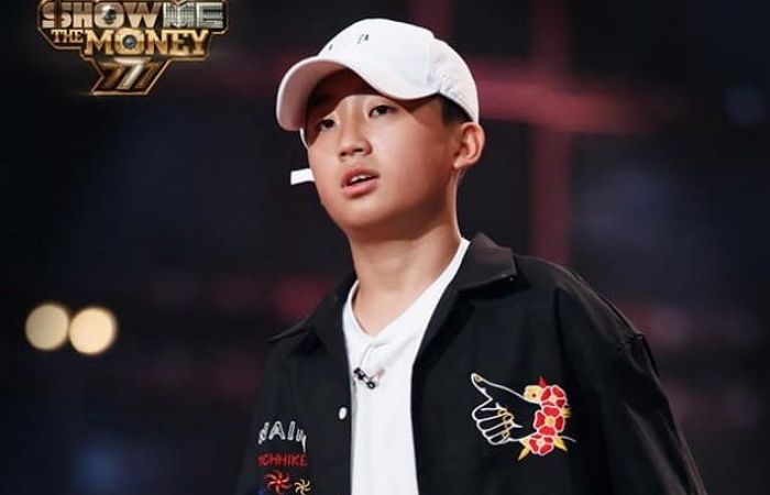 술집에 있는 사진 올려 욕먹은 17살 래퍼 디아크, 이번엔 19금 CD 인증