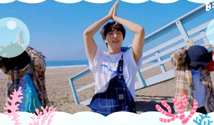중독성 있는 안무로 유치원생들 사이서 제2의 아기상어 등극한 방탄 진의 슈퍼참치 (영상)