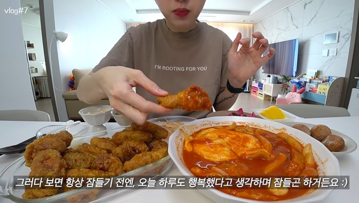 봄날언니란 이름으로 활동 다시 시작한 56만 먹방 유튜버 정혜영 (영상)