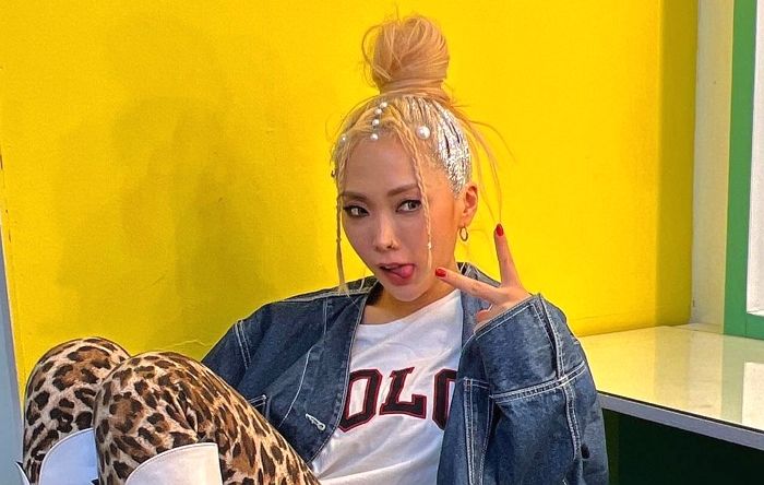 금발로 염색한 후 해외 팝스타 포스 풍기는 스우파 허니제이 (사진)