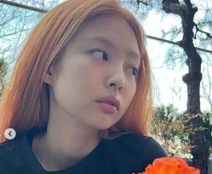 블랙핑크 제니, 흑발서 상큼한 오렌지 헤어로 파격 변신