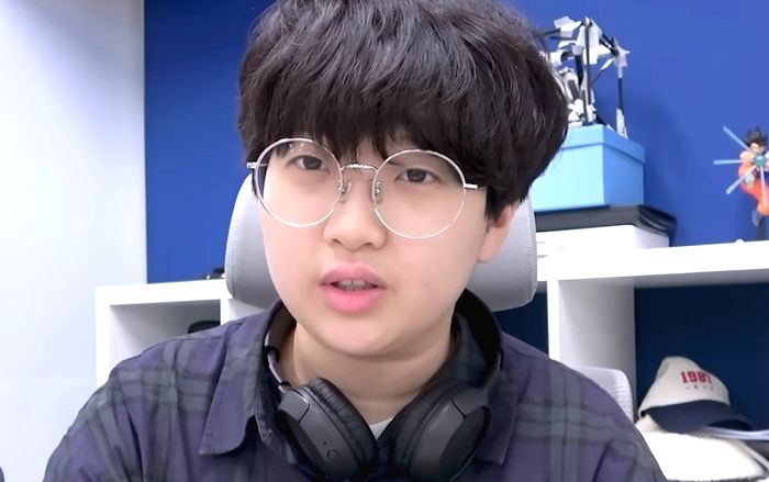 올해 27살 됐는데 사람들이 초등학생 같다고 신고해 키즈 채널 될 위기 처한 유튜버