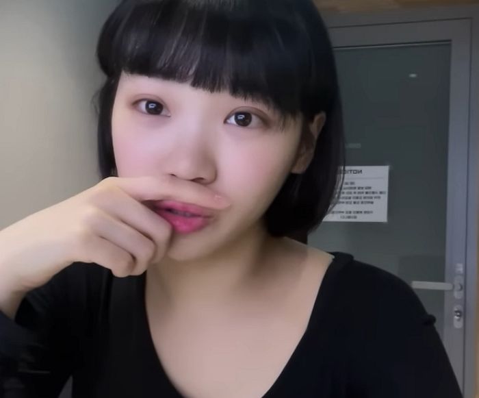 화장 지우는 모습 공개했다 일본 팬들에게 악플 테러 당한 르세라핌 채원...그 이유는 이렇습니다