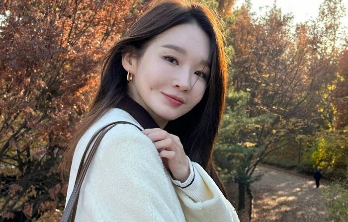 열정페이 논란에 재조명되는 강민경 쇼핑몰 웹디자이너 공고...이것도 실수냐