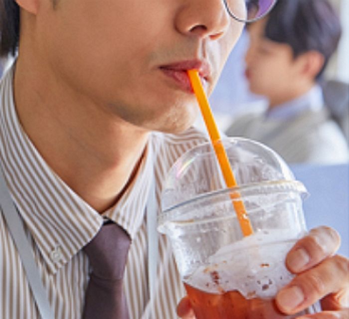 아메리카노 하루 10잔 마시다가 카페인 중독으로 정신 질환 앓게 된 20대 청년