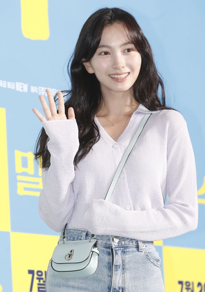 7번방의 선물 예승이가 이렇게 컸습니다...비주얼 스타 다 됐다