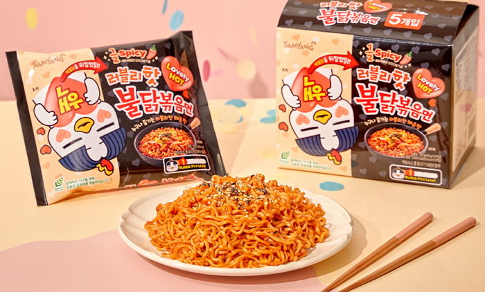 불닭 매운맛 절반으로 줄여 맵찔이들도 먹을 수 있는 러블리핫 불닭볶음면