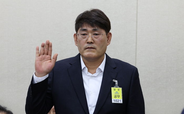 국회 국정감사 불려간 왕가탕후루 대표...의원 지적에 당 함유량을 줄이겠다