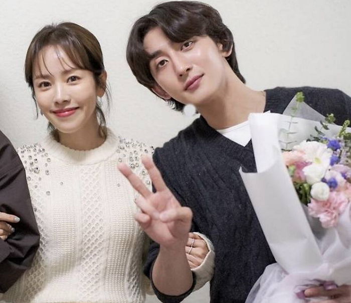 '한지민' 잔나비 최정훈 "사랑 노래 쓰는 중" 달달한 근황 전해