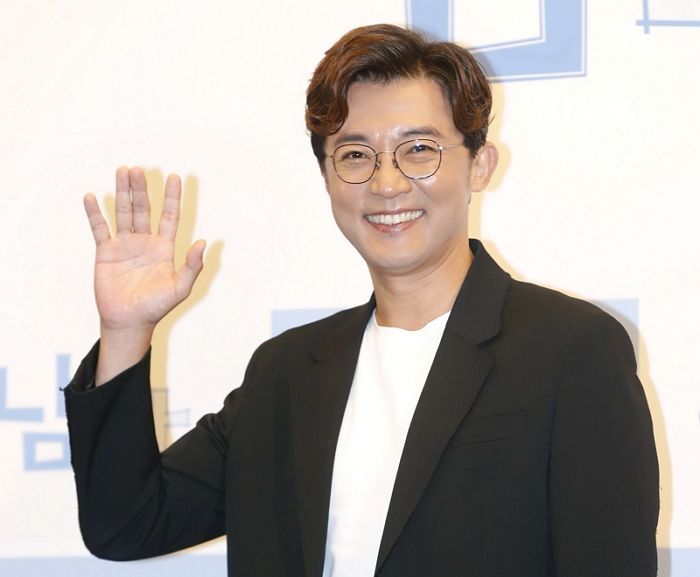 53세 안재욱 "동안이라는 말 썩 좋지 않아... 나이에 맞는 얼굴 갖고 싶다"
