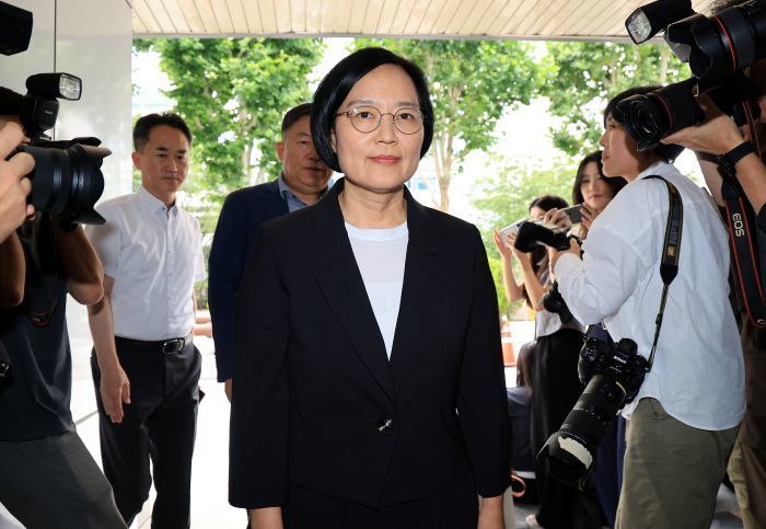 "재산 440억 추산" 한성숙 장관 후보자 보유 주식 봤더니... '이 종목' 집중 매수했다
