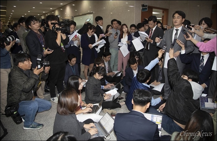 삼성 분식회계 제쳐두고 폰 홍보만 해준 언론들