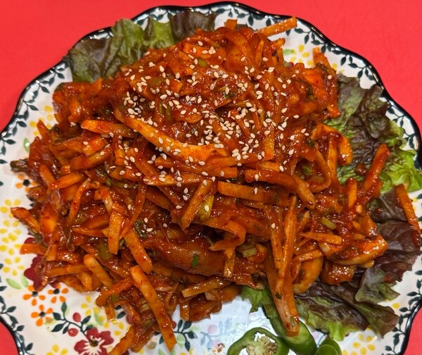 [조승연 PD의 맛썰] 대구의 맛과 술 2탄, 무침회 & 납작만두