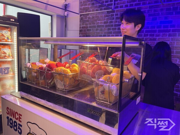[현장 직썰] 하림 맥시칸 냉동치킨 론칭…성수서 1세대 양념치킨의 귀환