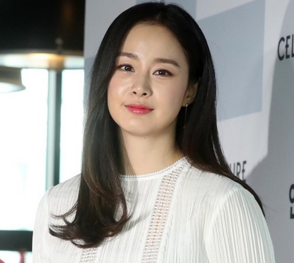 김태희, 비에스컴퍼니와 전속 계약...한채영과 한솥밥