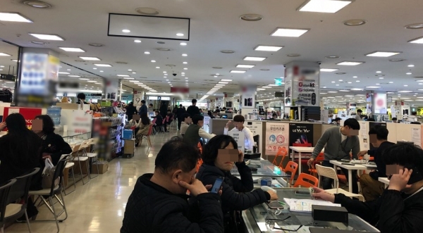 풍선효과?...썰렁한 스마트폰 시장, 활짝 피는 중고폰 시장