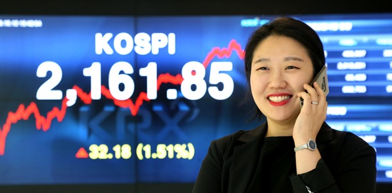 [마감]신라젠·에이치엘비 등 바이오주 상승에 코스닥 3%대 급등…오리온 주가 ↑