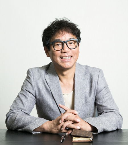 김현동 아우라뷰티 대표 기계와 장인의 콜라보, 네일아트 표현을 넘어서다