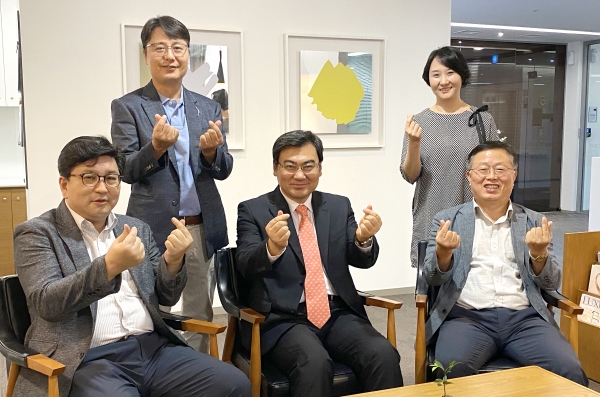 HR Total Service Leader로서 HR업계를 선도할 것입니다!