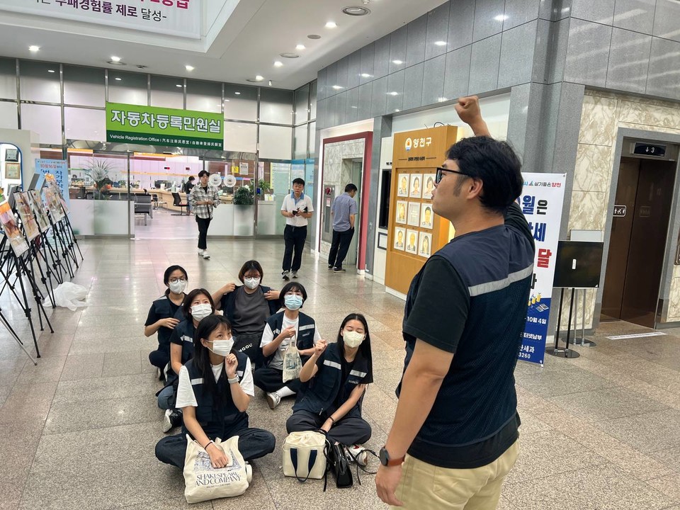 양천문화재단 사서노동자, 구청장 면담 요구 중 연행