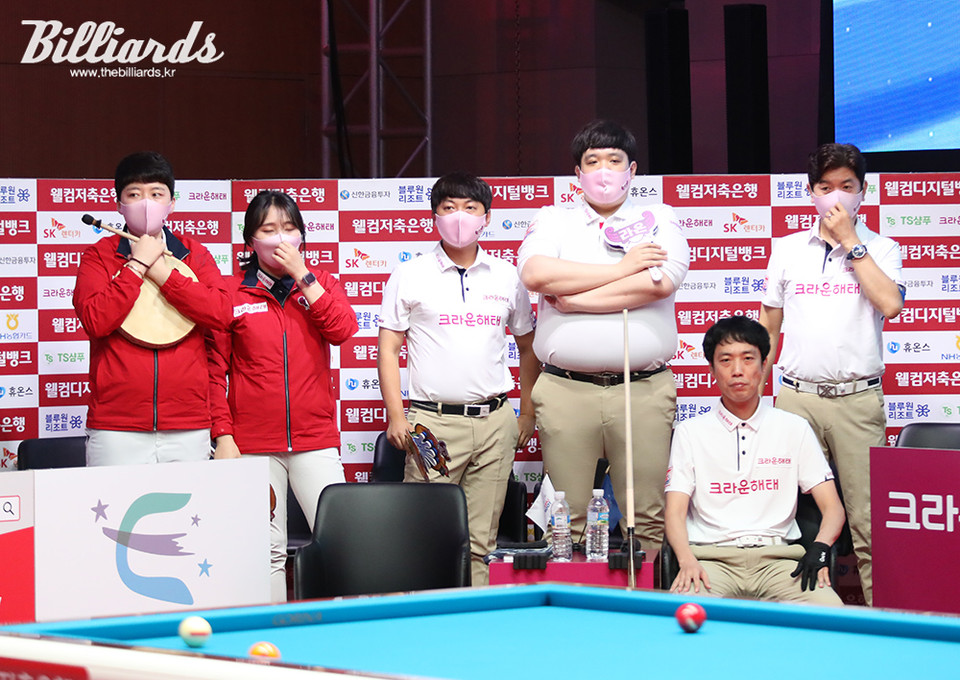[BM포토] 초조하게 지켜보는 크라운해태 라온 [PBA 당구 팀리그]