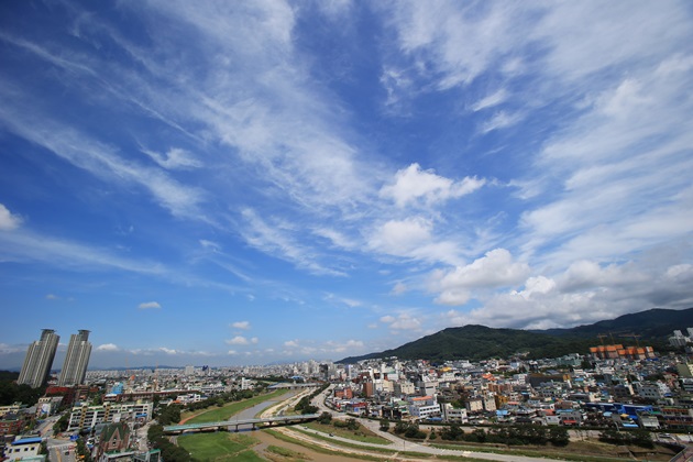 맑게 갠 청주도심