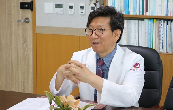 지역중심 글로벌 스탠더드 모델 제시