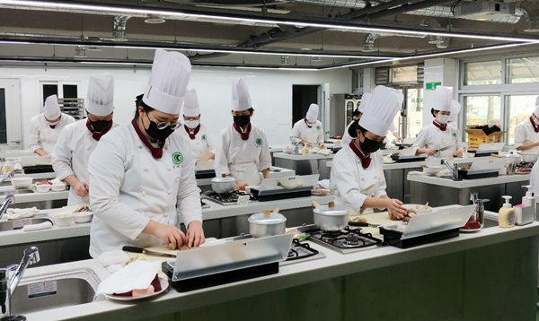 충주상고 외식조리과 북한음식 체험행사 개최