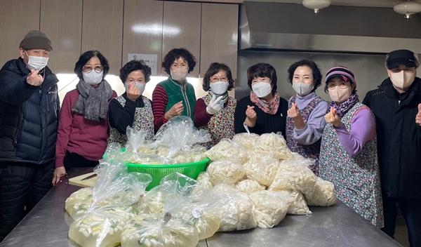 길가옆에누룽지삼계탕 동치미 후원