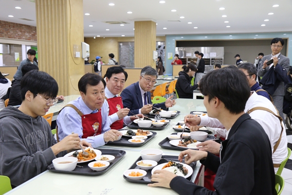 충북대 `이천원의 저녁밥 운영