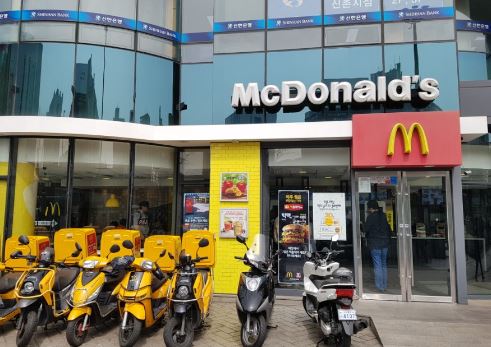 기로에 선 햄버거시장...롯데지알에스-버거킹-KFC 적자, 맥도날드 매각수순?