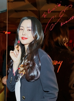 구찌 뷰티 서울, 홀리데이 컬렉션 론칭 파티 성료...손나은 참석