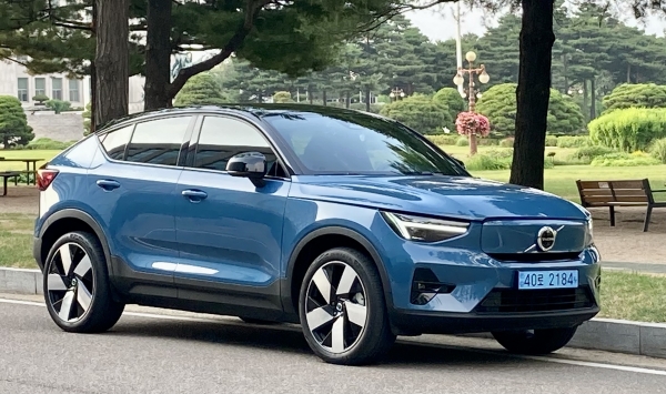 [정기자의 車톡] 아쉬운 점 네 가지...볼보 C40리차지 시승기