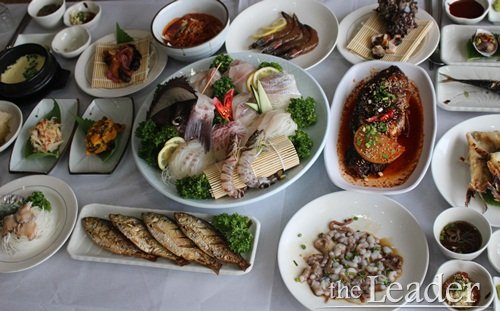[맛집] 바다 야경 보며 즐기는 부산 광안리 ‘산해횟집’