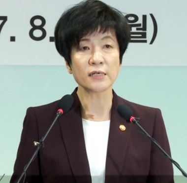 “원청이 하청노동자 안전 책임져야”..김영주 장관 ‘건설 안전보건 회의’서 밝혀