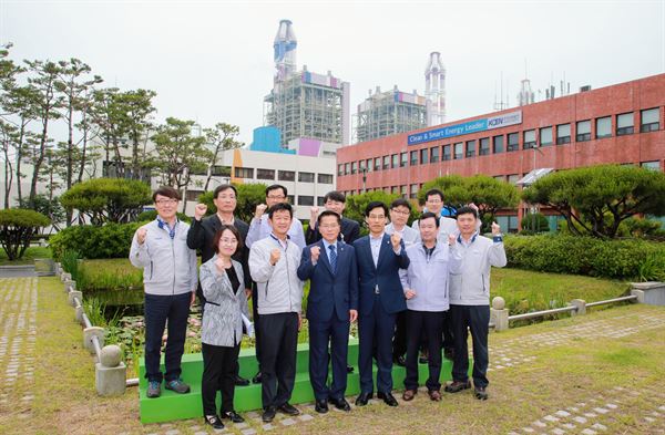친환경 재생에너지 대세..경남도 한경호 도지사 권한대행 삼천포발전본부 방문