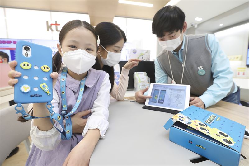 신비 아파트 캐릭터가 우리 아이 스마트폰에..KT, KT 신비 키즈폰2 출시
