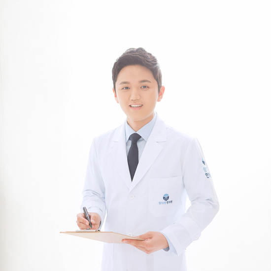 잦은 배뇨감과 참기 힘든 소변, 과민성방광의 원인과 치료법은?