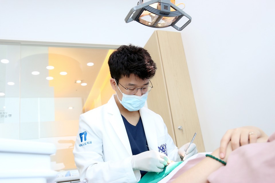 치과 치료, 자연치아 살리기에 초점 맞춰야··· 섬세한 접근 필요