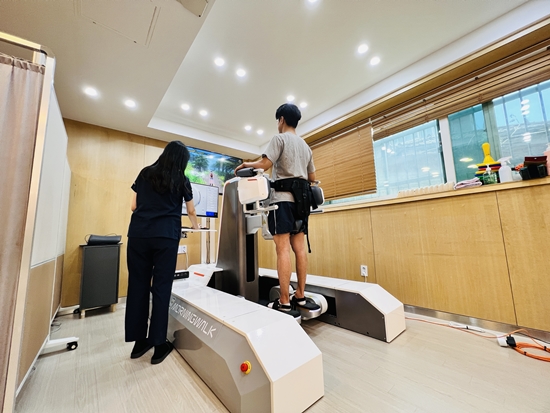 SRC부설의원, 장애인을 위한 로봇 재활 연구선도