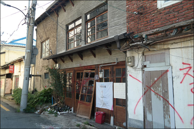 소금창고·백조다방·더폴락...재개발에 100년 북성로도 안녕