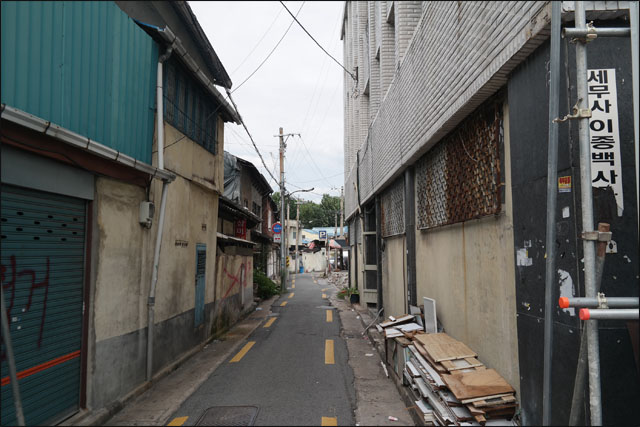소금창고·백조다방·더폴락...재개발에 100년 북성로도 안녕