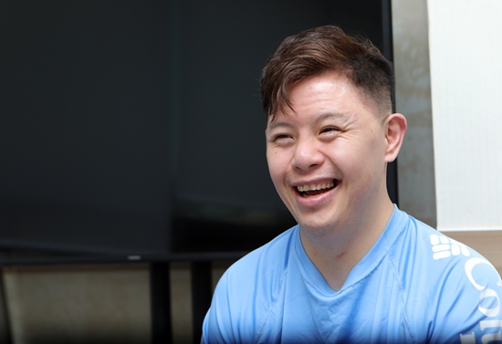 “데뷔 16년차 국내 1호 다운증후군 배우죠”