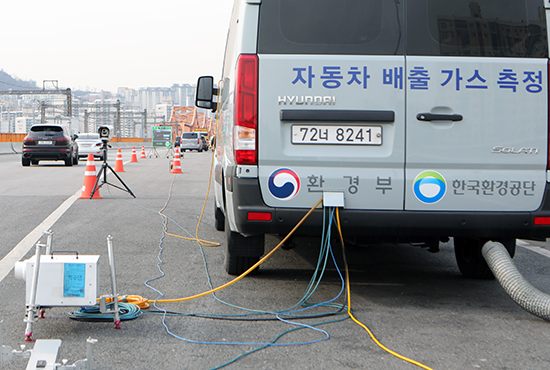 배출가스 측정기, 전광판으로 상태 알려