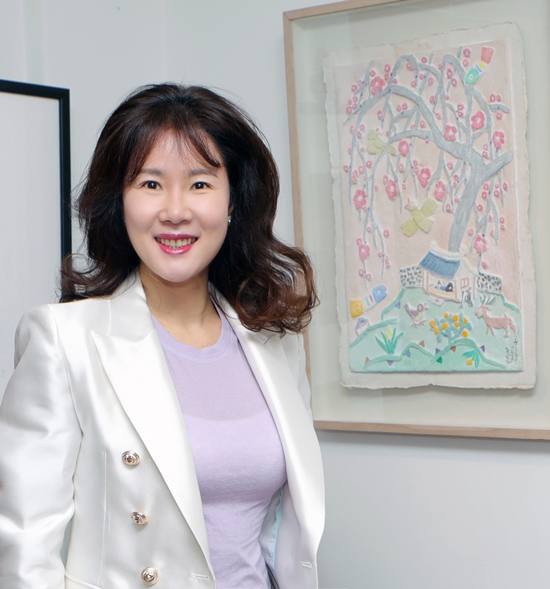 “미술이 지닌 영향력 전달하는 아트디렉터죠”