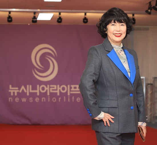 “시니어들에게 꿈과 희망을 선사하고 싶어요”