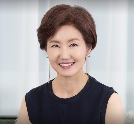 “숨쉬는 것도 욕할 것인가” 김연주 평론가 ‘野’ 조문참사 맹공에…