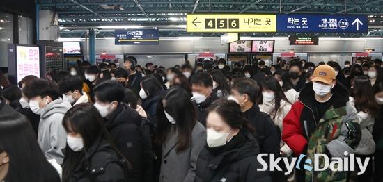 서울교통공사 파업 첫 날 신도림역 출근길